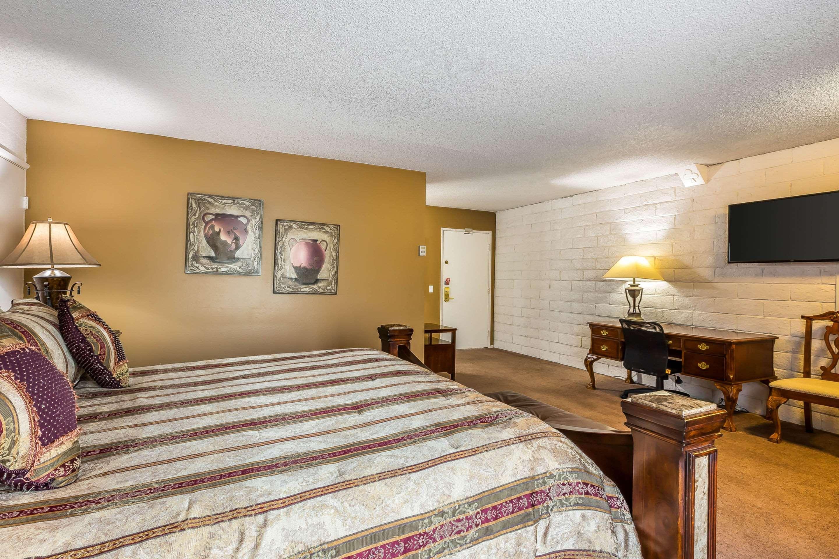 Econo Lodge Lake Elsinore Casino Exteriér fotografie